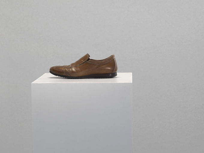 The Shoes Of Deauville Jean Marie Lucas - 01
